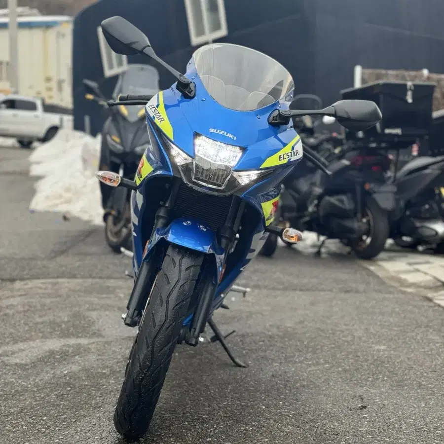 특가!! gsx-r 125 23년식 4천키로 전국 최저가 판매!!