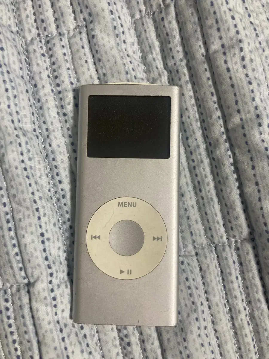 Apple iPod nano 2nd generation (malfunction)