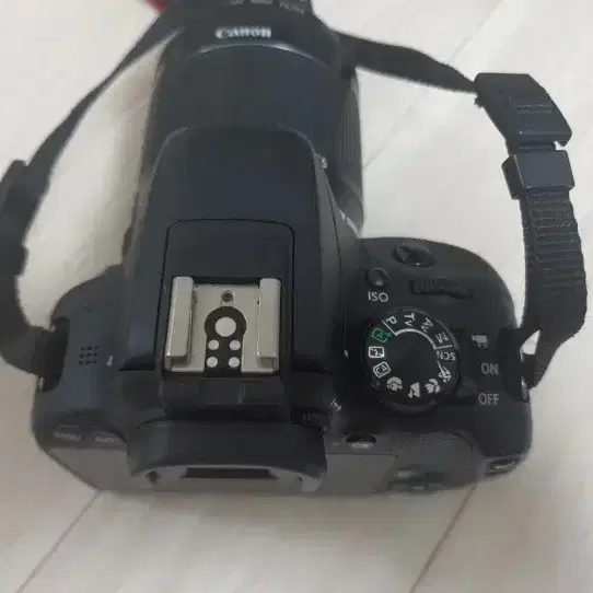 캐논 EOS 100D 카메라 와 18-55 STM 렌즈