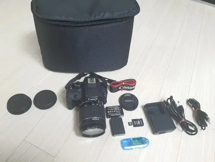 캐논 EOS 100D 카메라 와 18-55 STM 렌즈