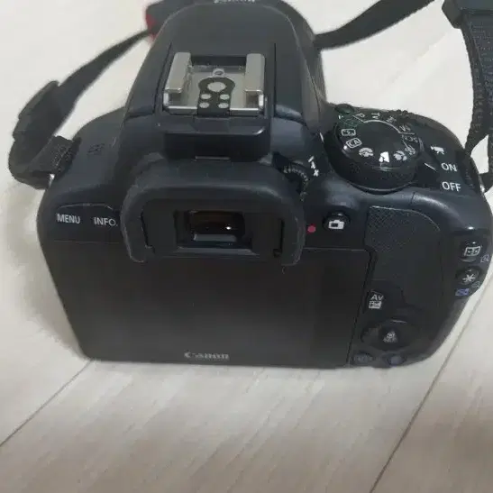 캐논 EOS 100D 카메라 와 18-55 STM 렌즈