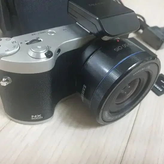 A급 삼성 카메라 NX300M 과 16-50 OIS 세트