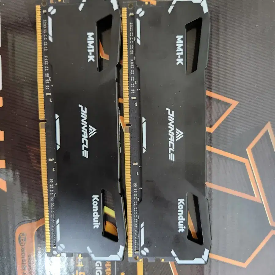 타임텍 ddr4 3600 64g(32g2개)메모리 판매합니다