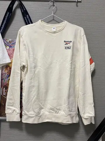 KMNZ 리복 콜라보 스웻셔츠