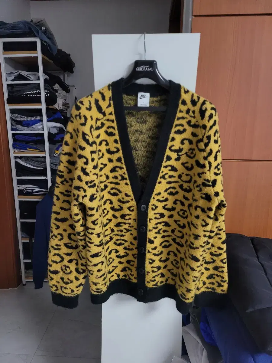 Nike Leopard Cardigan Men's M