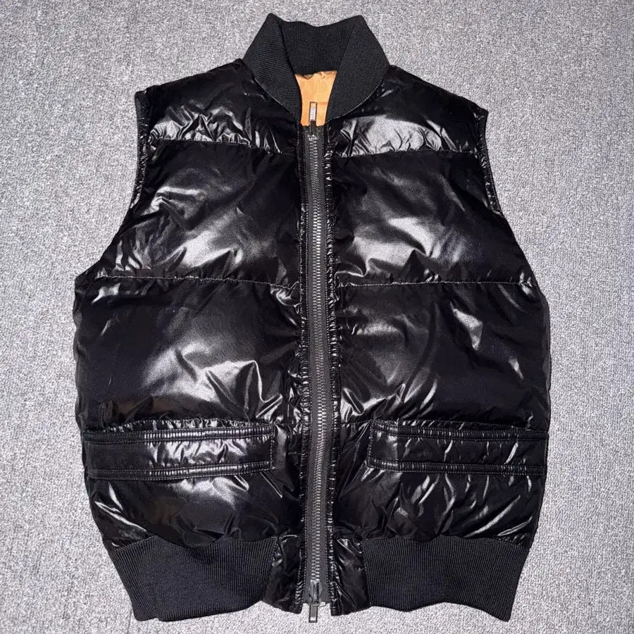 지방시 마돈나 puffer vest