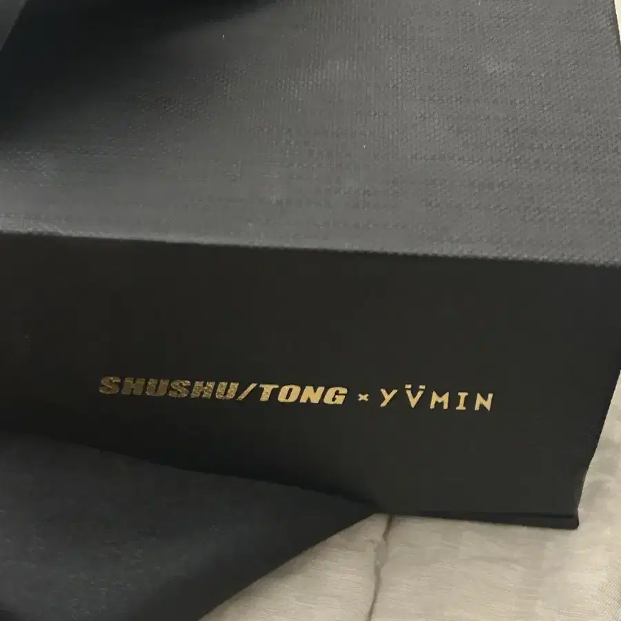 YVMIN X SHUSHUTONG 리본 집게핀