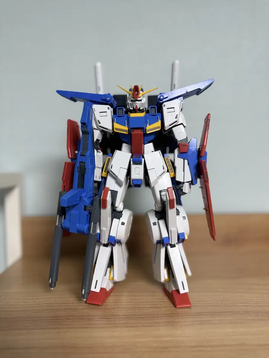 Double Zeta Gundam MG sells separately