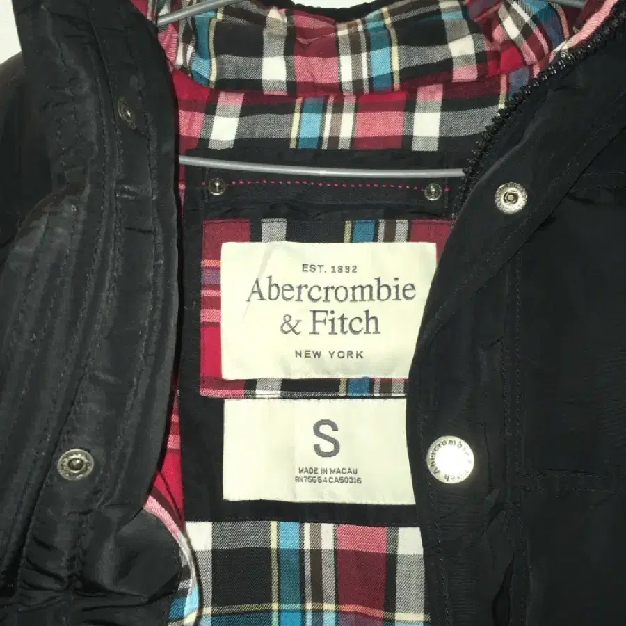 Abercrombie 아베크롬비 블랙 다운 점퍼