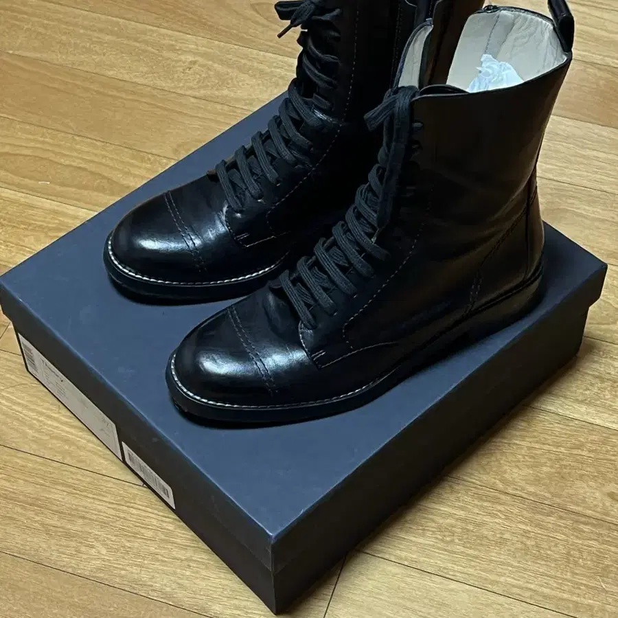 Theory satin calf 부츠 37사이즈 블랙