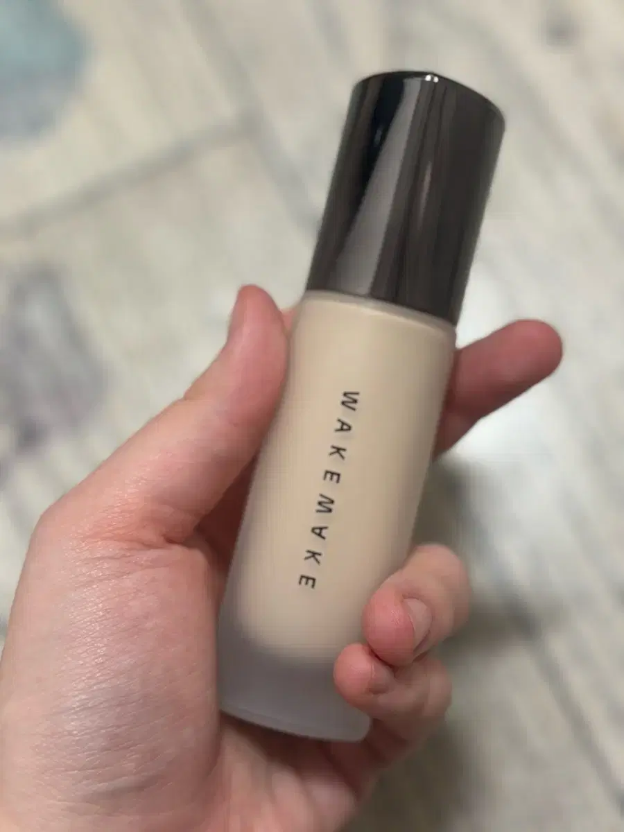 Wake Make Water Velvet Cover Foundation No. 19 Porcelain New Product