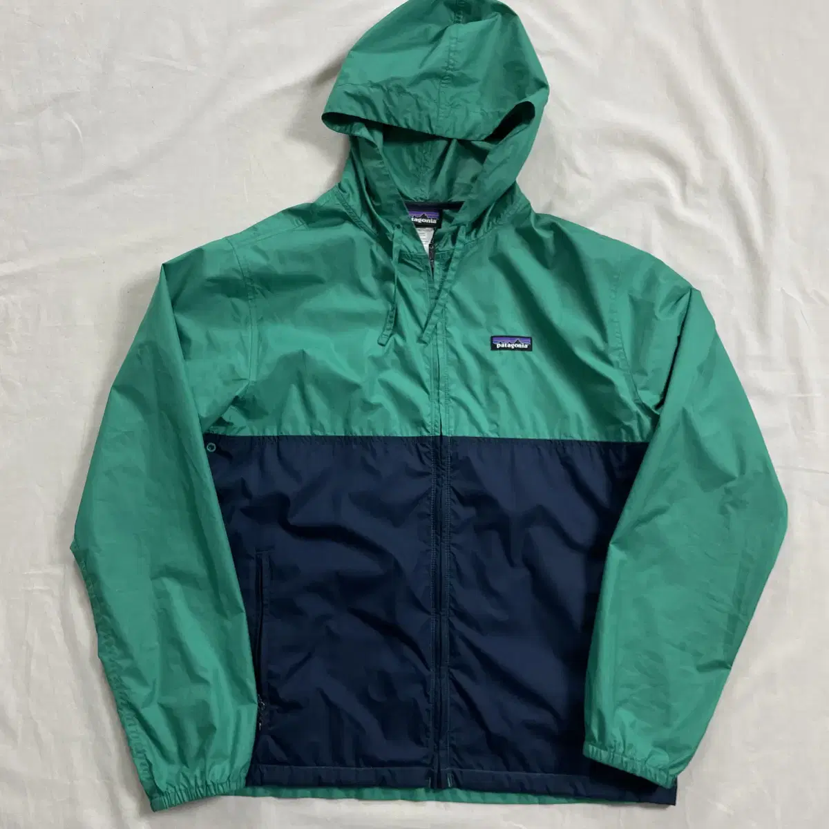 Patagonia 라이트 바람막이 M