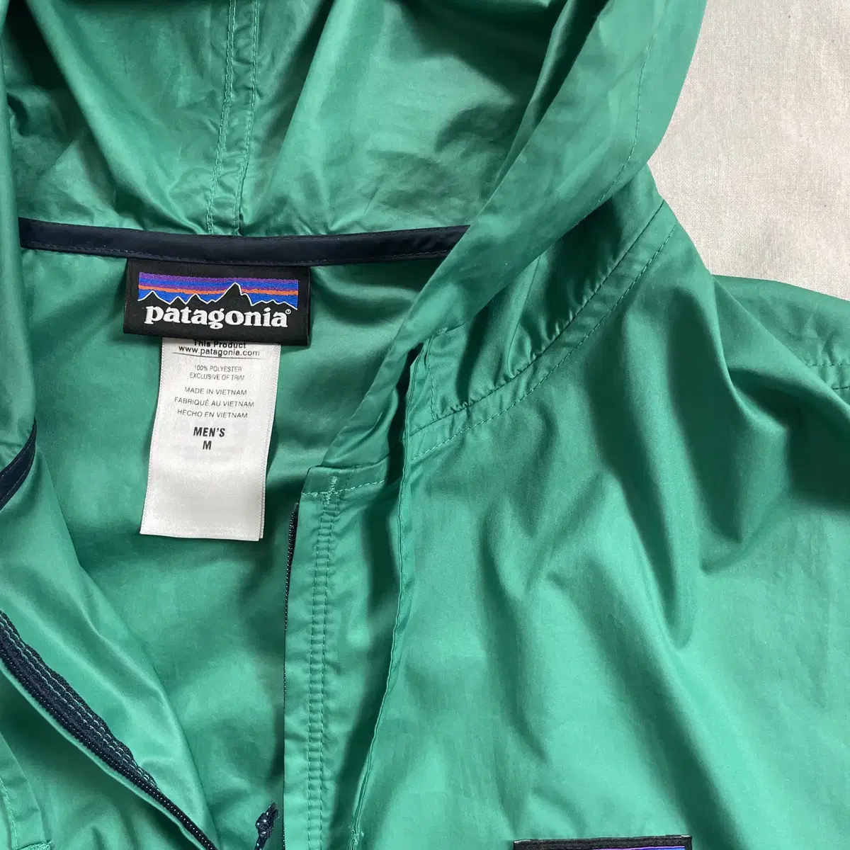 Patagonia 라이트 바람막이 M