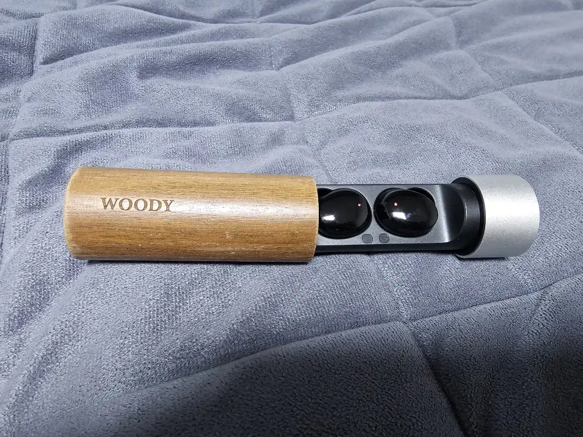 woody J2 (우디) 블루투스 이어폰 판매합니다.