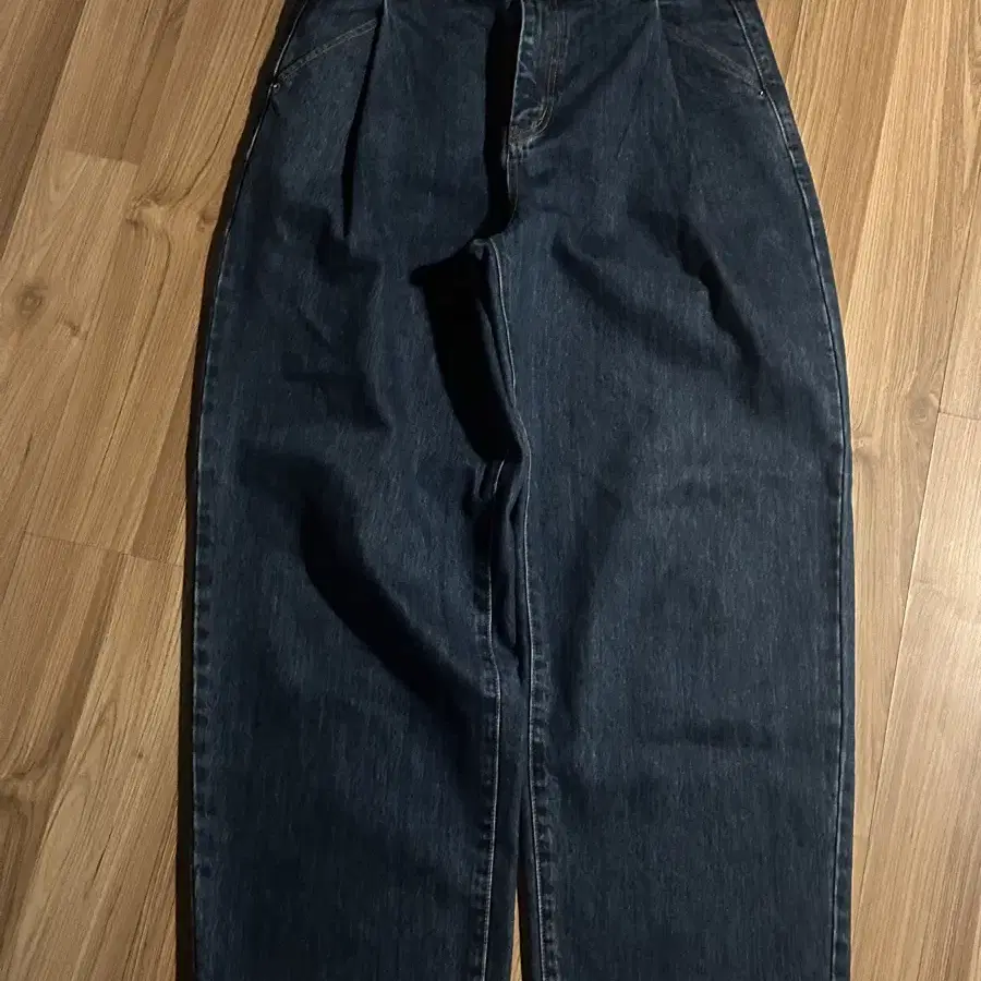 비슬로우 콘밀 Deep 원턱 [medium washed 32size]