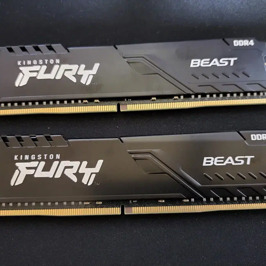 컴퓨터 메모리 킹스톤 DDR4 3200MHZ 64GB(32GB 두개)