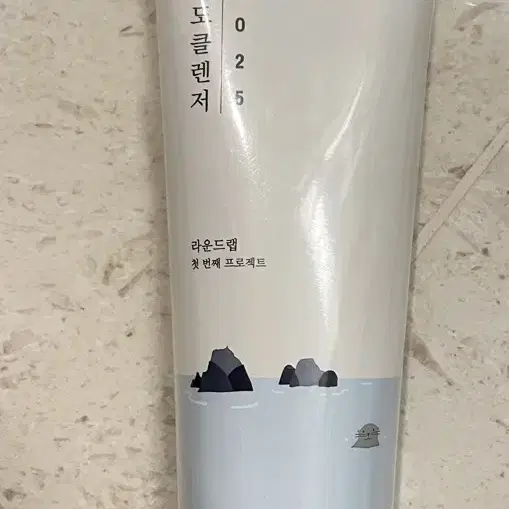 미개봉 대용량 독도 라운드랩 약산성 클렌저 250ml  클렌징폼