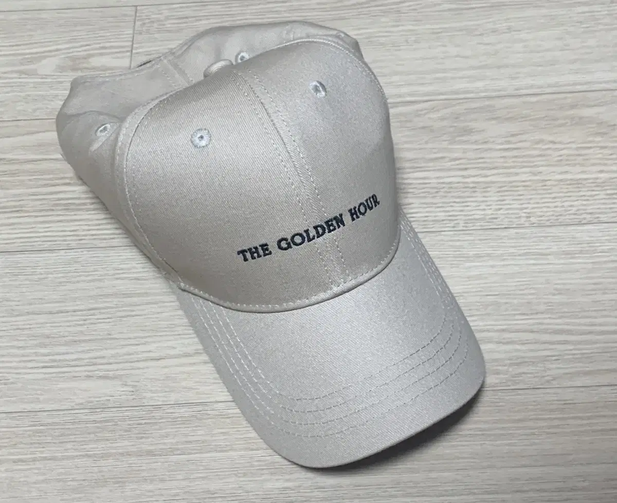 [New Products] iu Golden Hour Cap Beige Sold