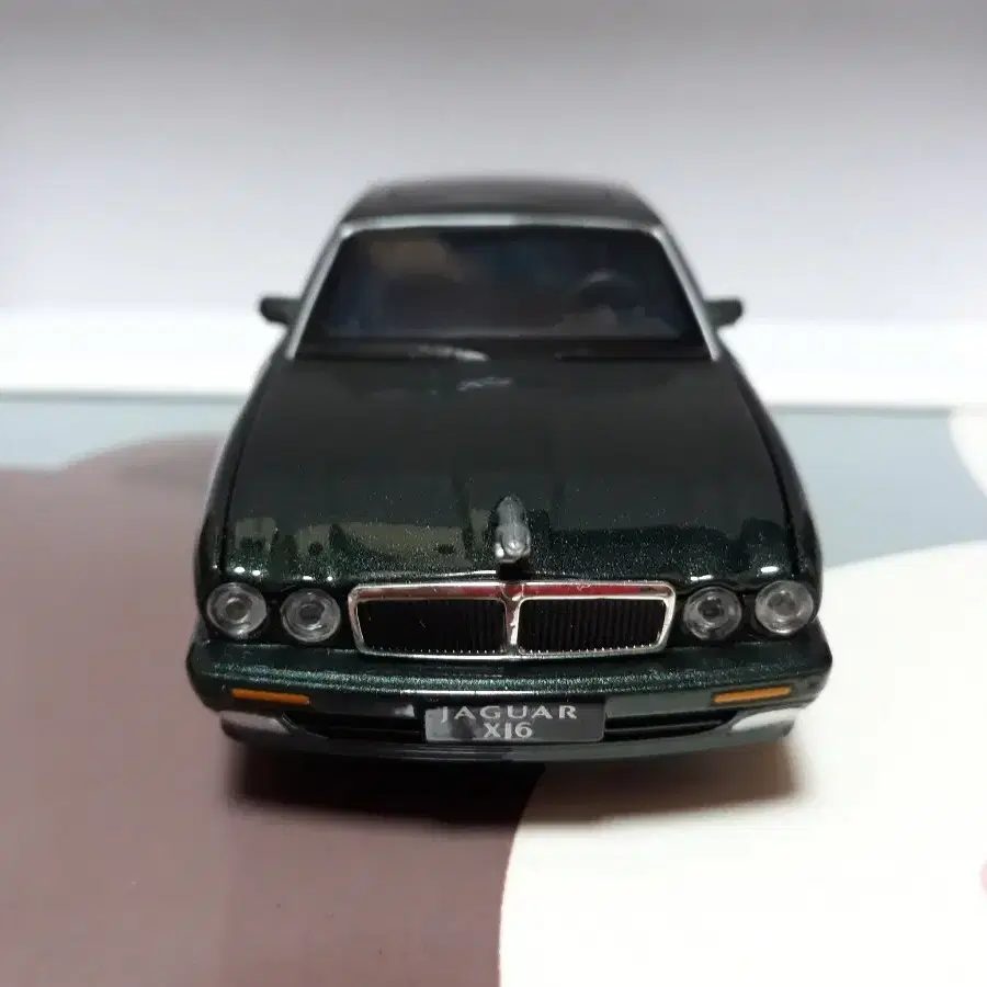 1/32 XJ6 다이캐스트