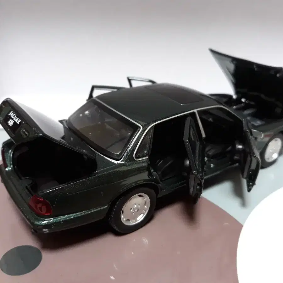 1/32 XJ6 다이캐스트