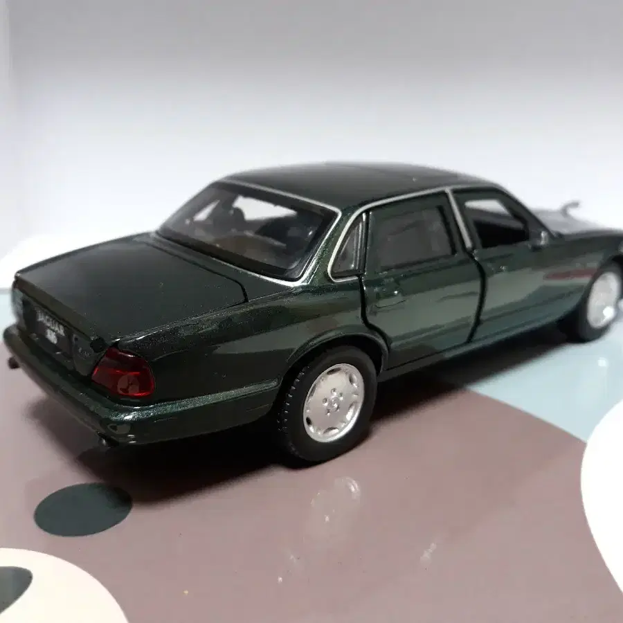 1/32 XJ6 다이캐스트