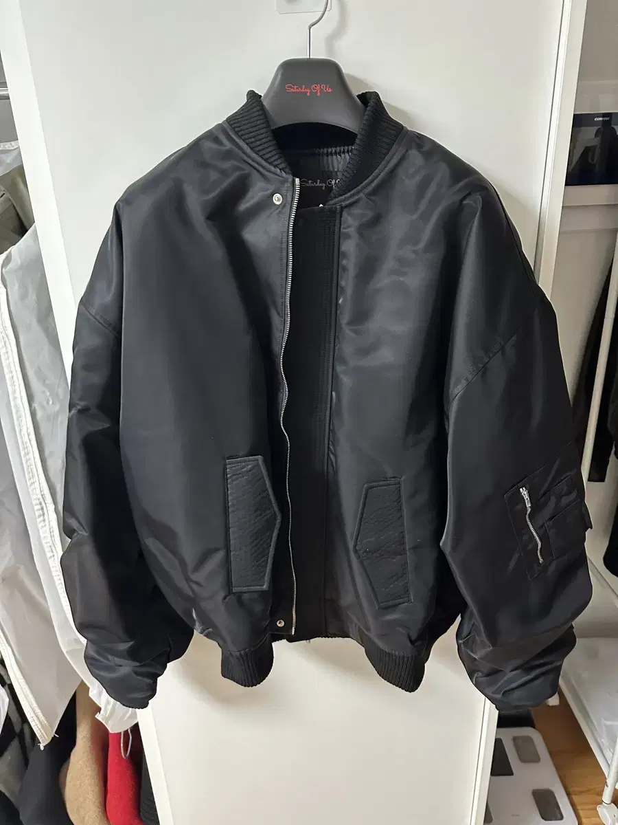 STU Overfit Back Pocket Bomber (스투 봄버) L