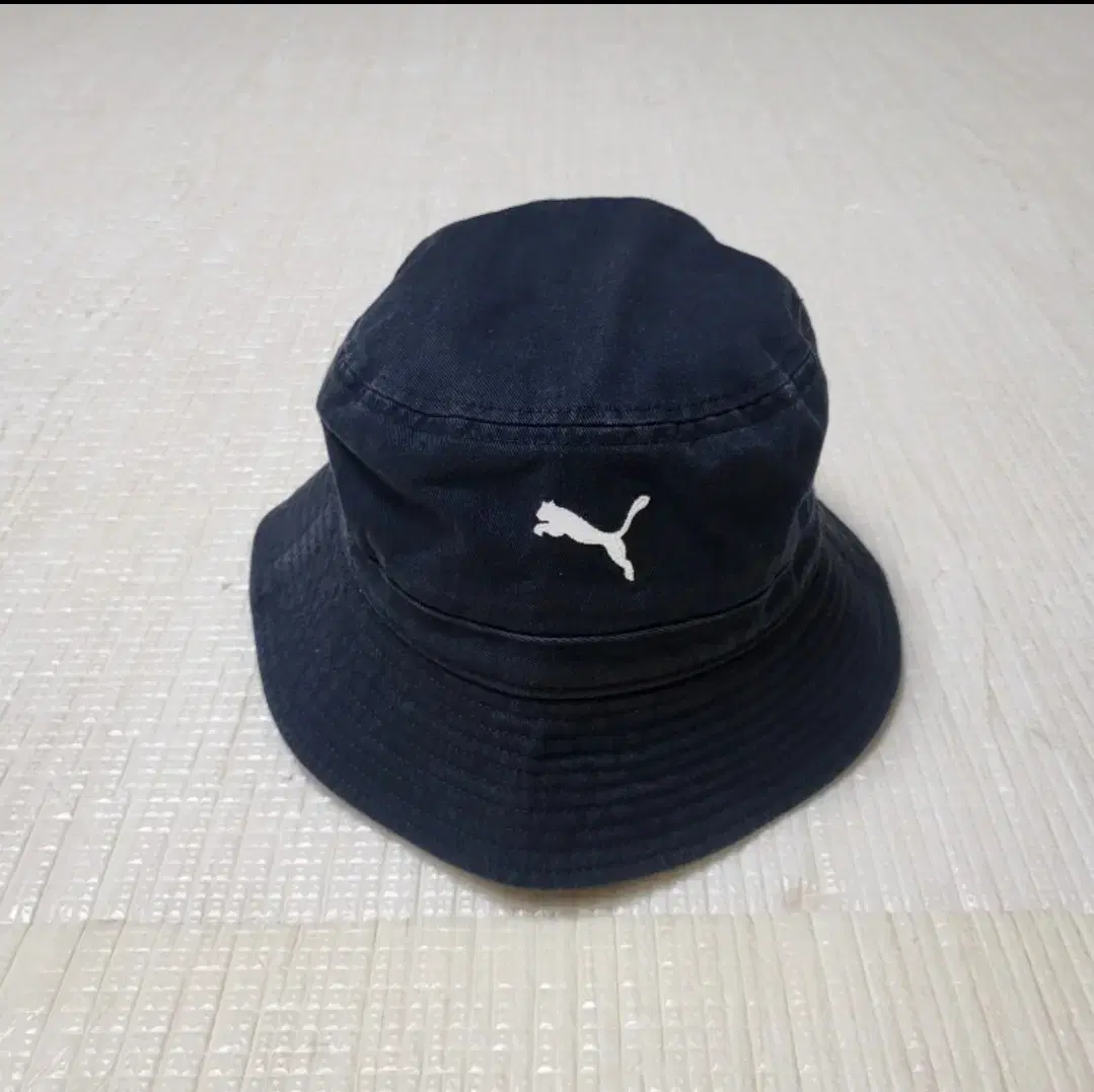 Cougar bucket hat (S/M)