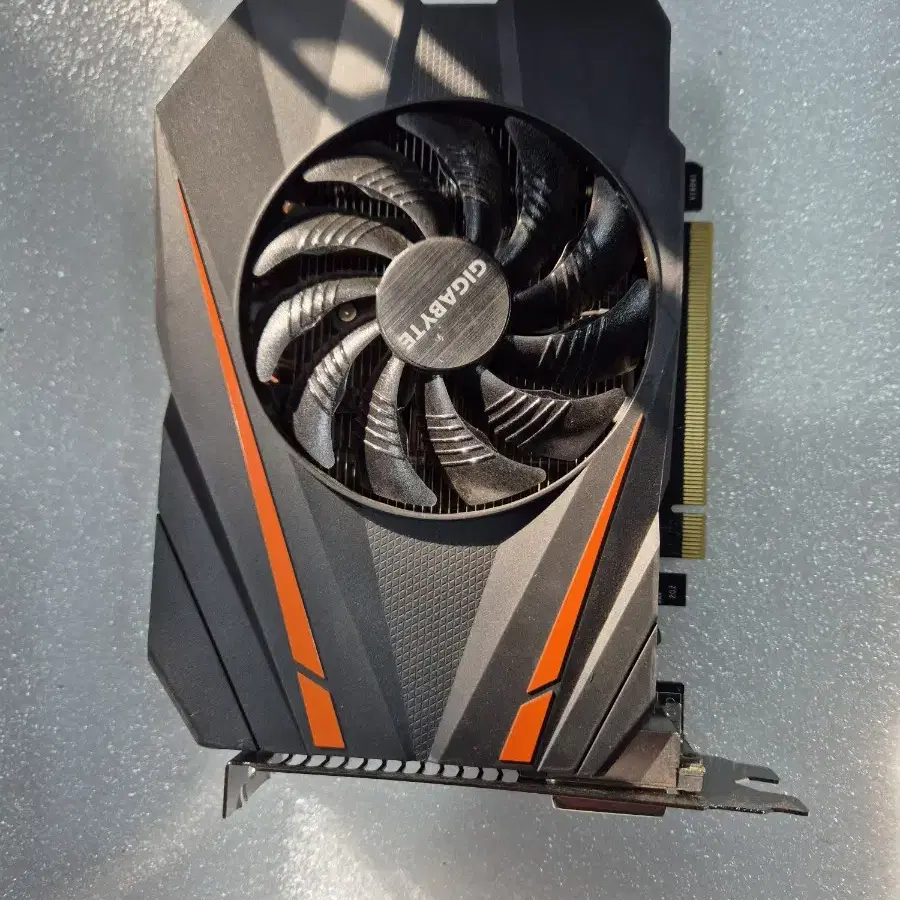 그래픽 1070ti 8g