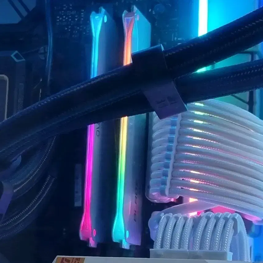 5600x b550 스트릭스 램 4400 cl16 16g ddr4