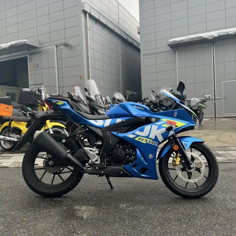 특가!! gsx-r 125 23년식 4천키로 전국 최저가 판매!!