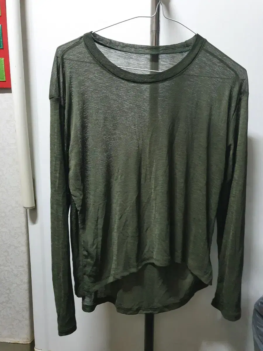 Green T-shirt reservation