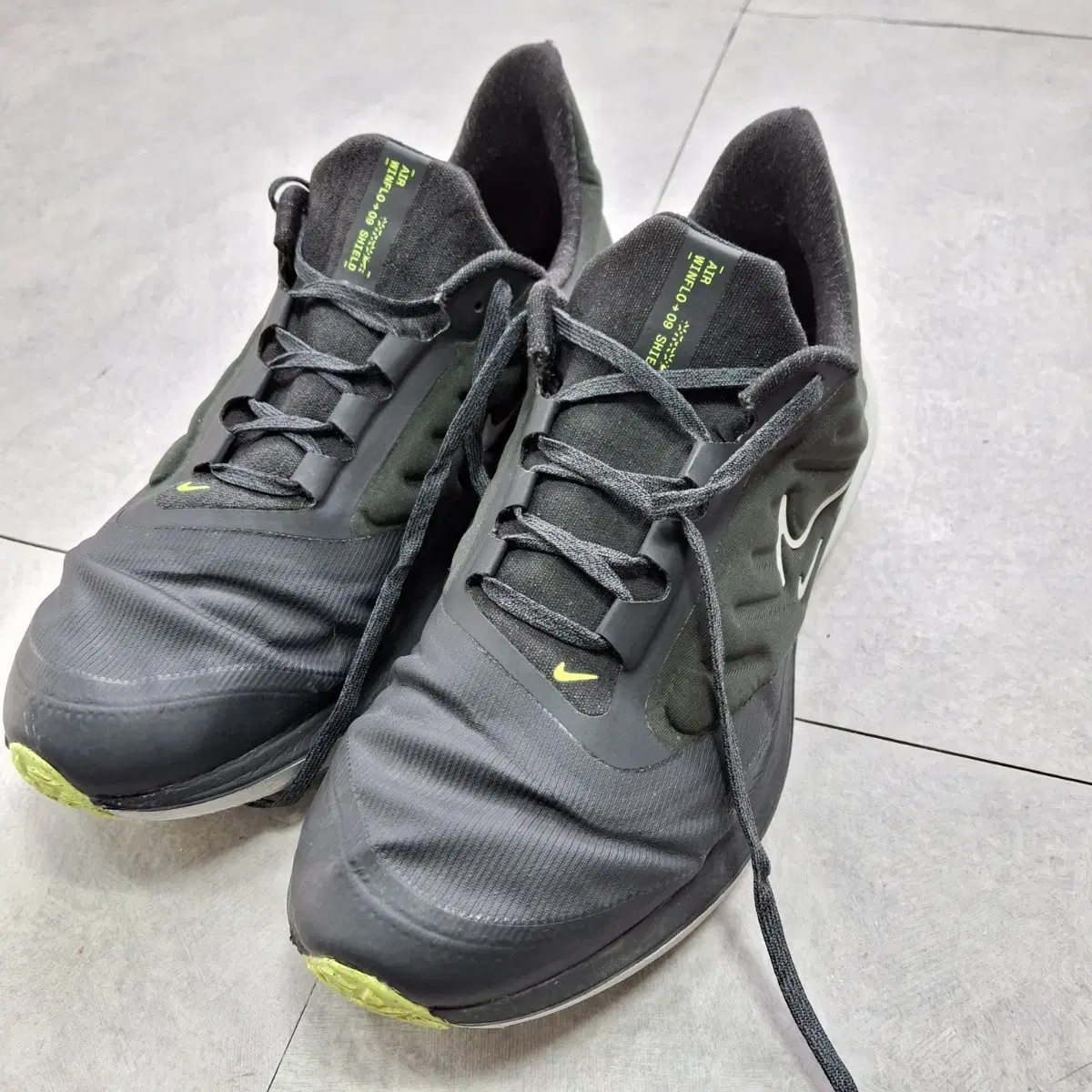 Nike Winflo 9 Shield Running Shoes 270