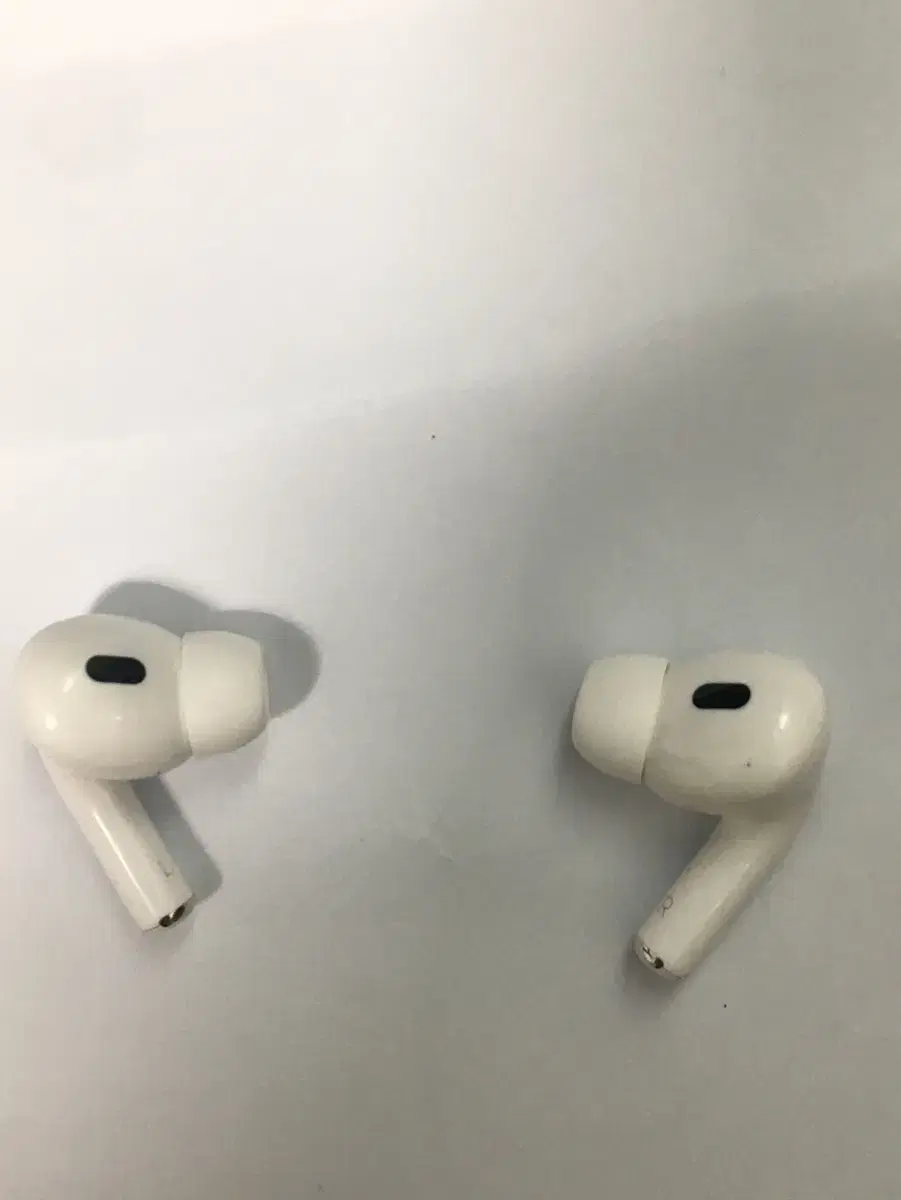 AirPods Pro 2 unit (Lightning)