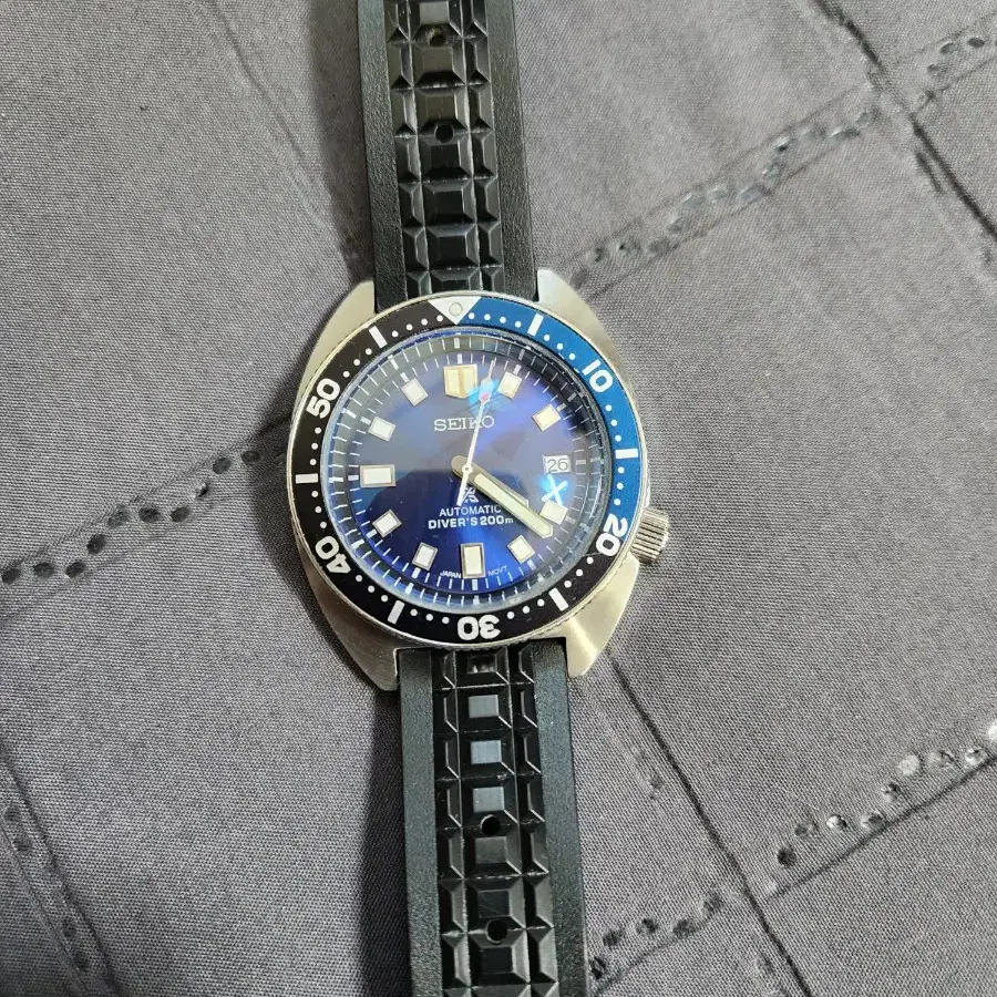 세이코 흑금 터틀 srp775