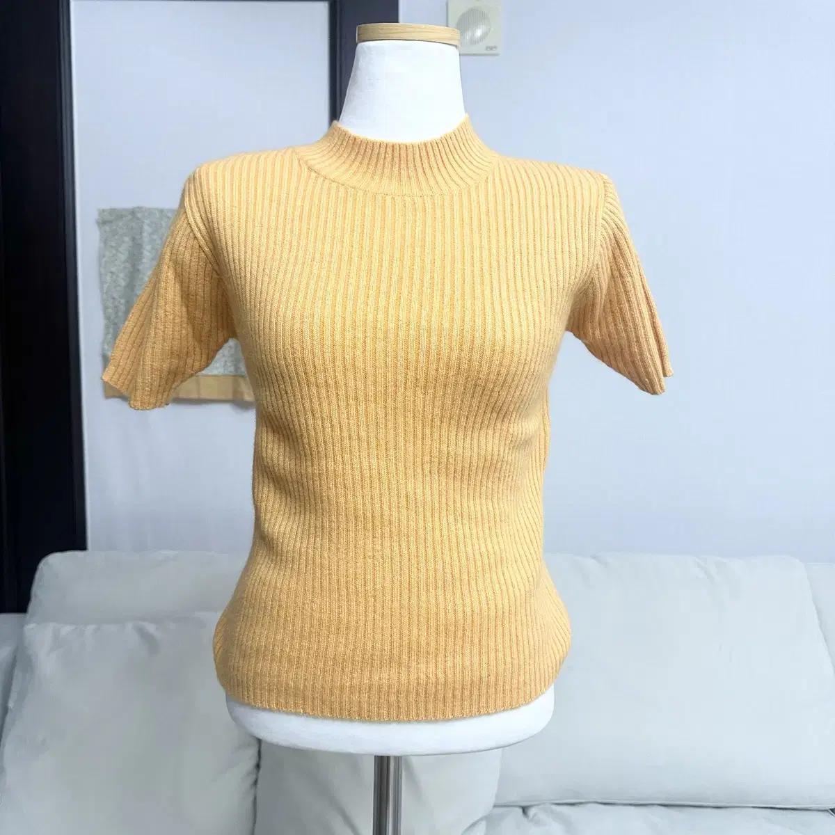 15. Orange Vahn Short Sleeve Knit Tee ~55 (Total Length 49)