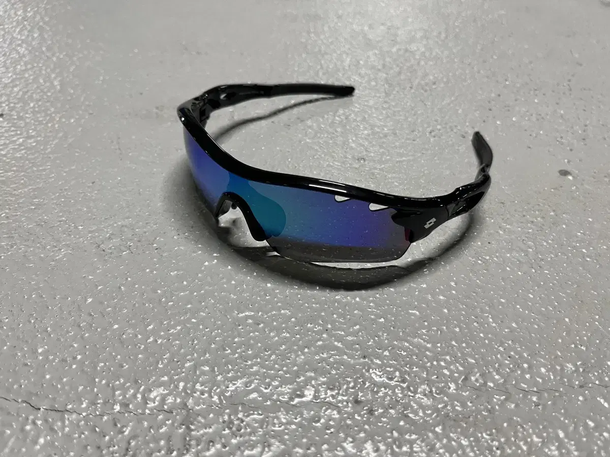 Cheap sports goggles