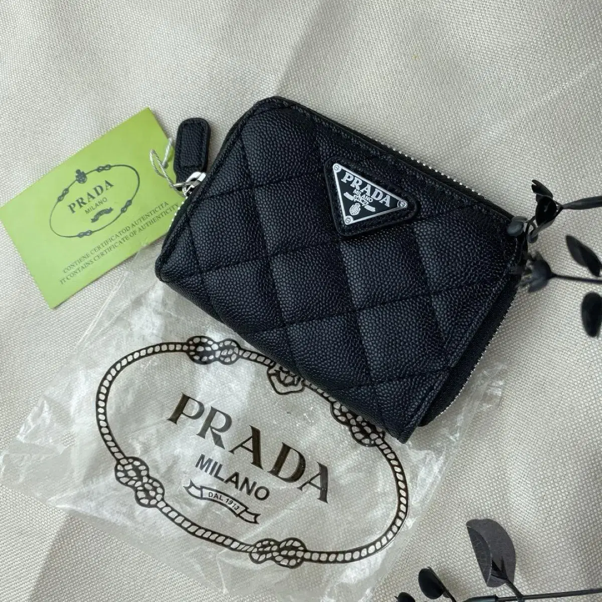 Prada 프라다 동전카드지갑