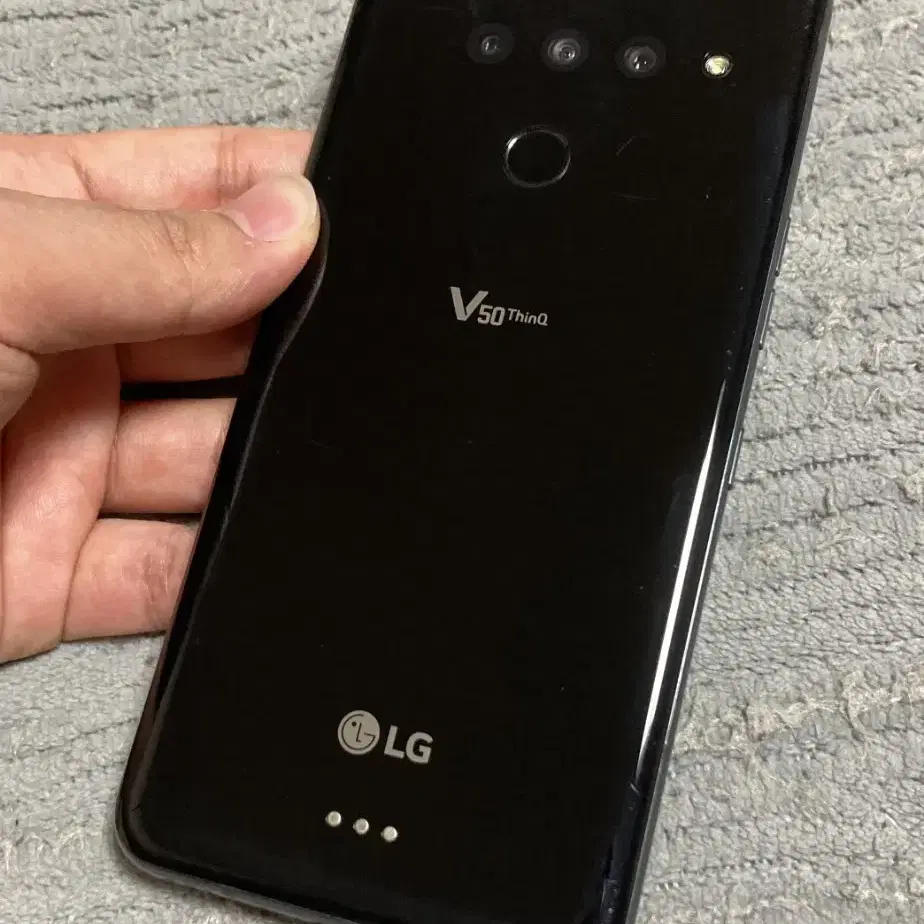 LG V50 블랙 128G 저렴히 판매해요~