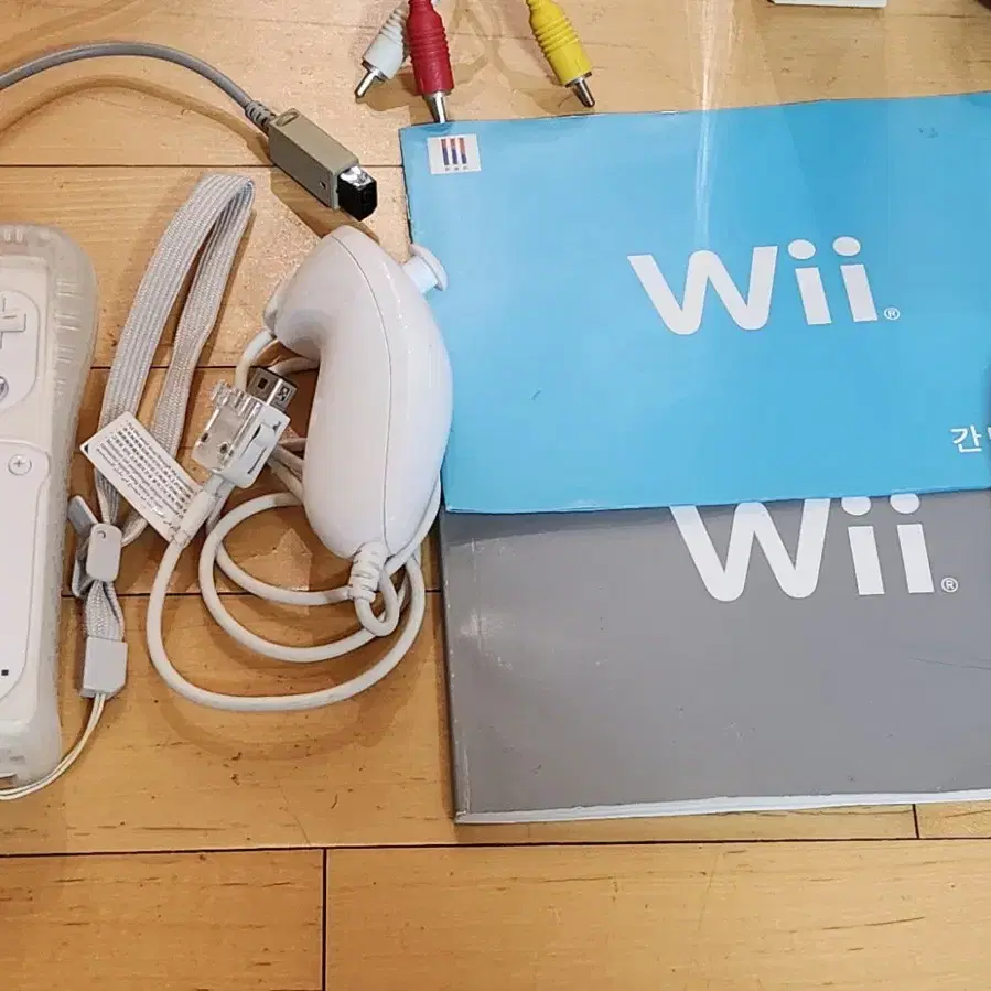 레트로 닌텐도 위 Wii 게임기, 위 핏보드, 핸들 및 게임들 일괄 판매