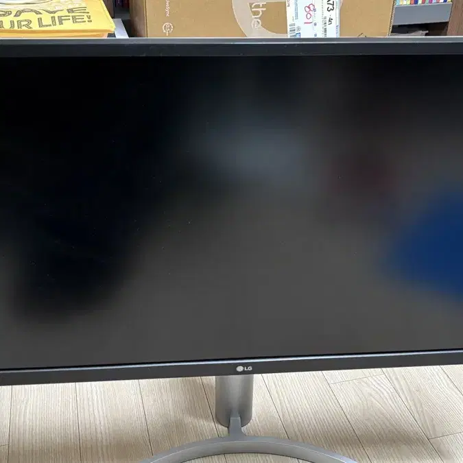 LG 27인치 모니터 27UL550