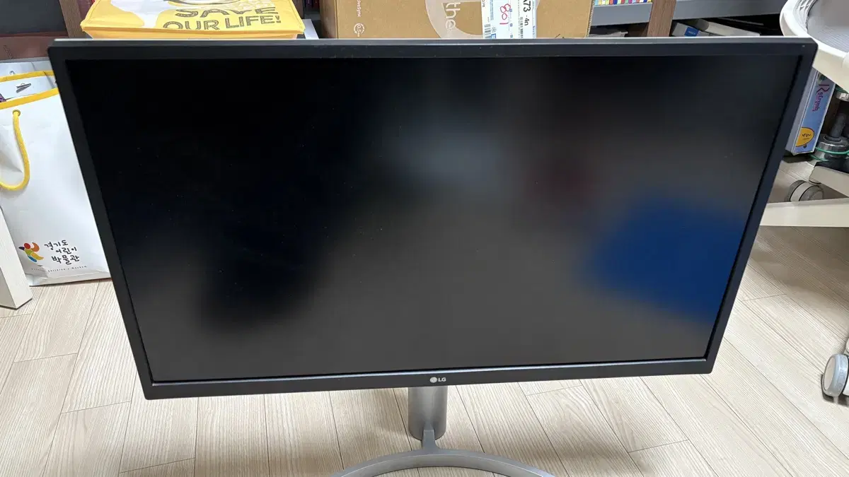 LG 27인치 모니터 27UL550