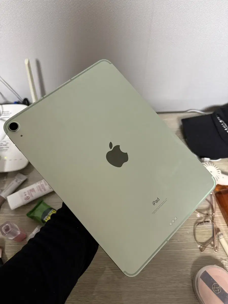 I sell an iPad 4 Air 64GB