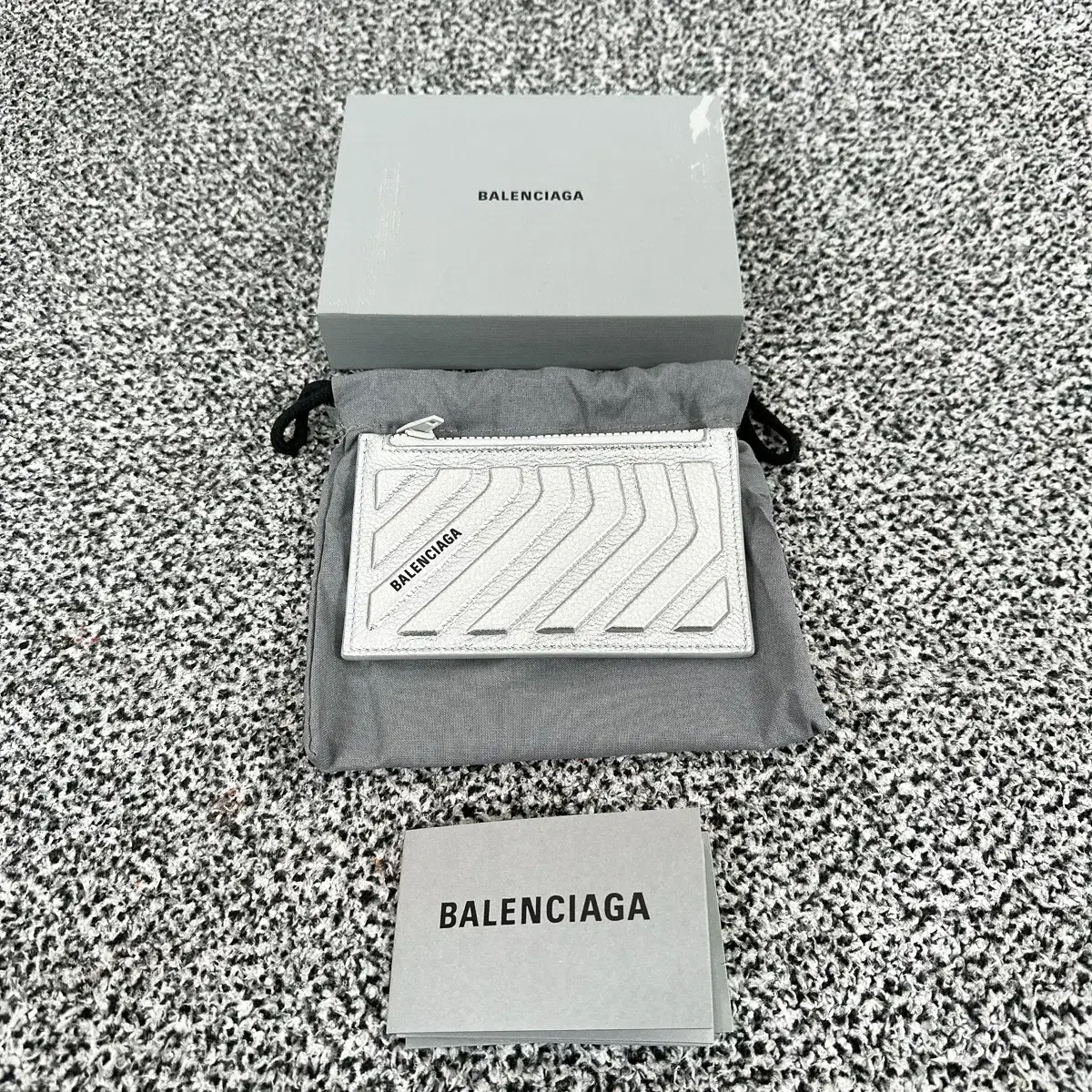 (정품/새상품) BALENCIAGA 발렌시아가 실버 카 롱 지퍼 카드지갑