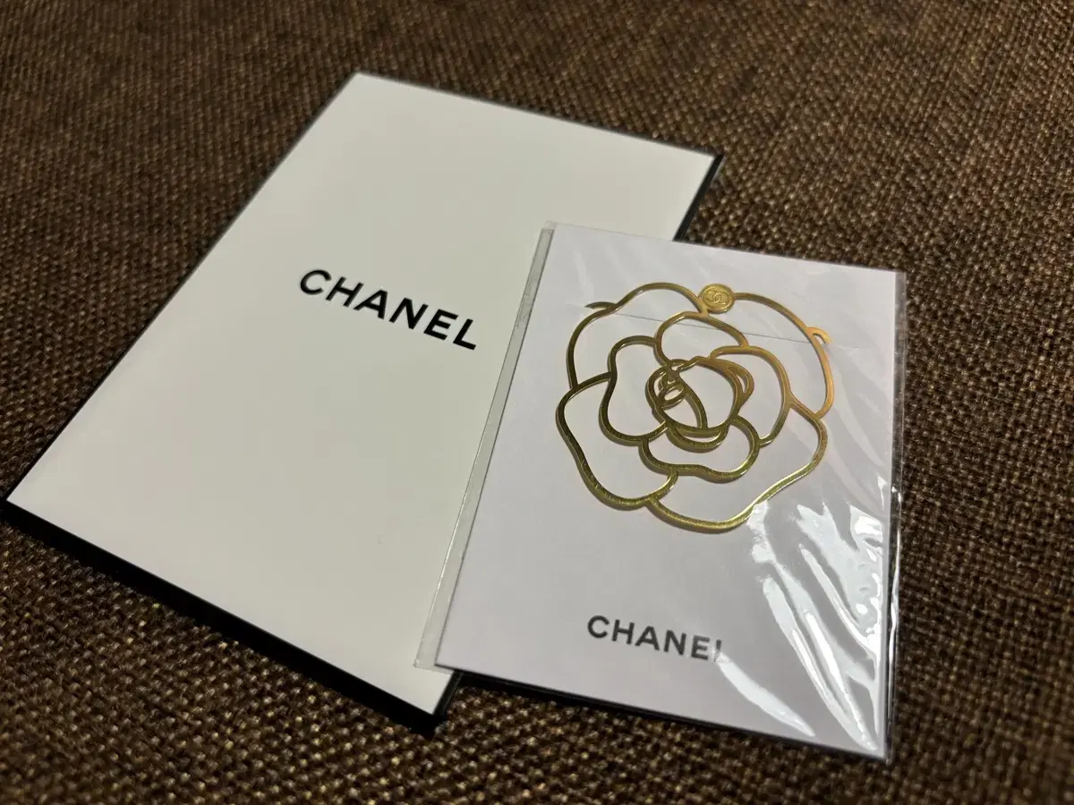 CHANEL 샤넬 까멜리아 금속 북마크 책갈피 증정용 시오리