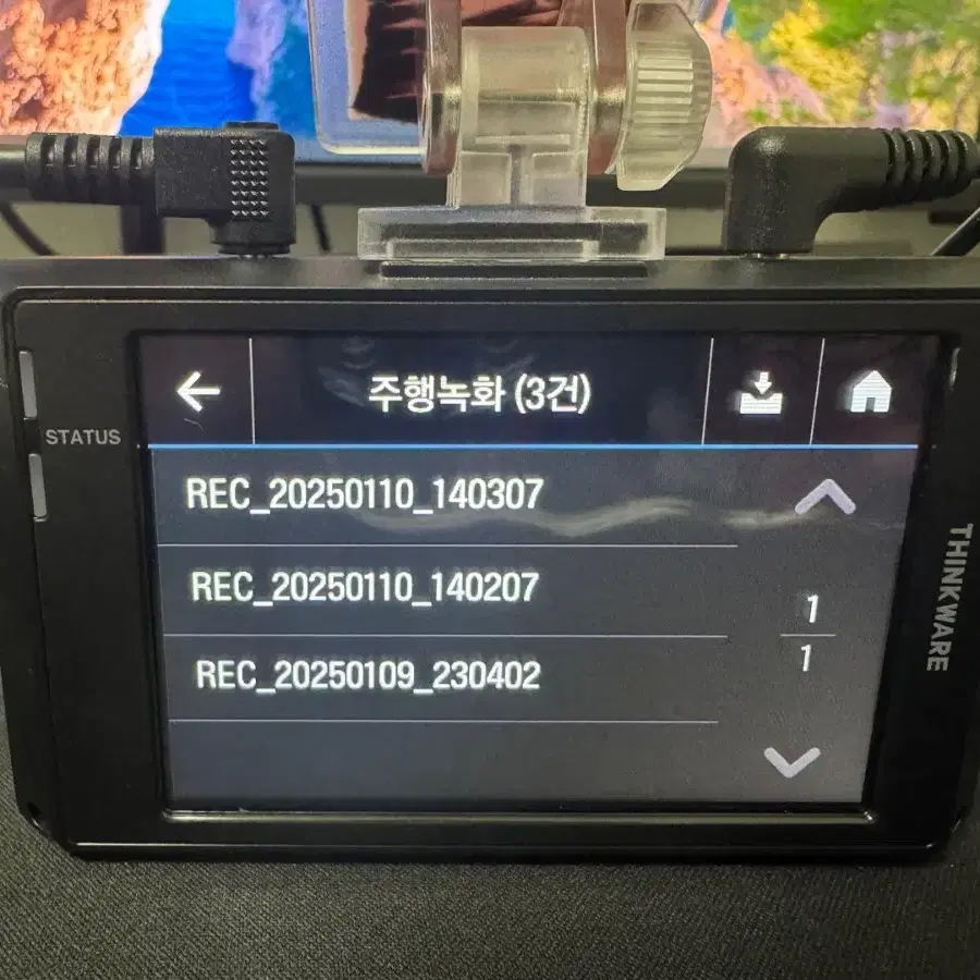 블랙박스 2채널 아이나비 Z9000 QHD 64GB 팝니다. 1831B