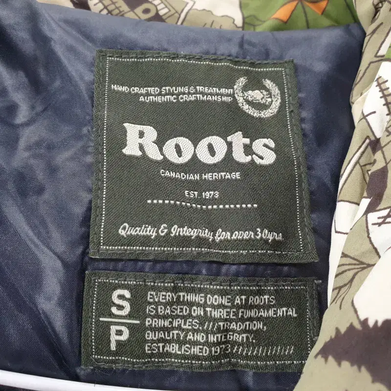 F3603 ROOTS 남S 오리털 블랙 후드 다운 점퍼/더크