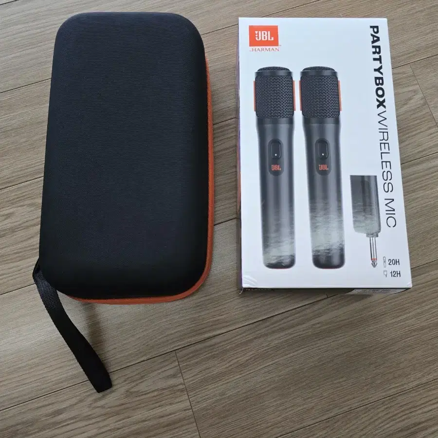 JBL PARTY BOX WIRELESSMIC 충전식 무선마이크 팝니다