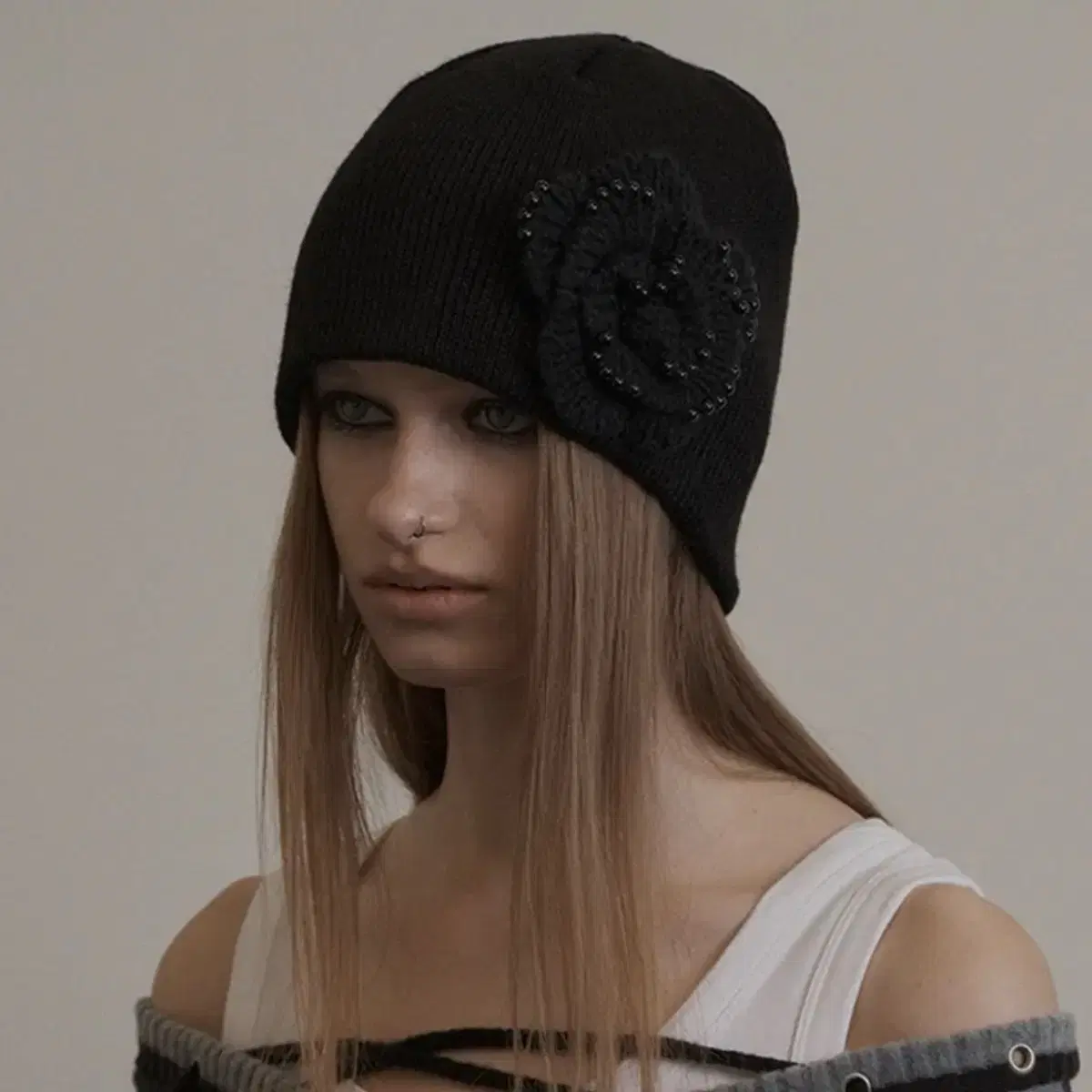 셋업이엑스이 PEARL CORSAGE BEANIE / BLACK