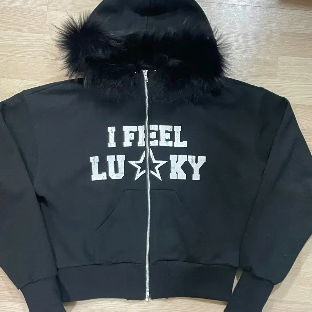 아이필럭키 LUCKY FUR HOOD ZIP-Up (L) 퍼집업 팝니다.