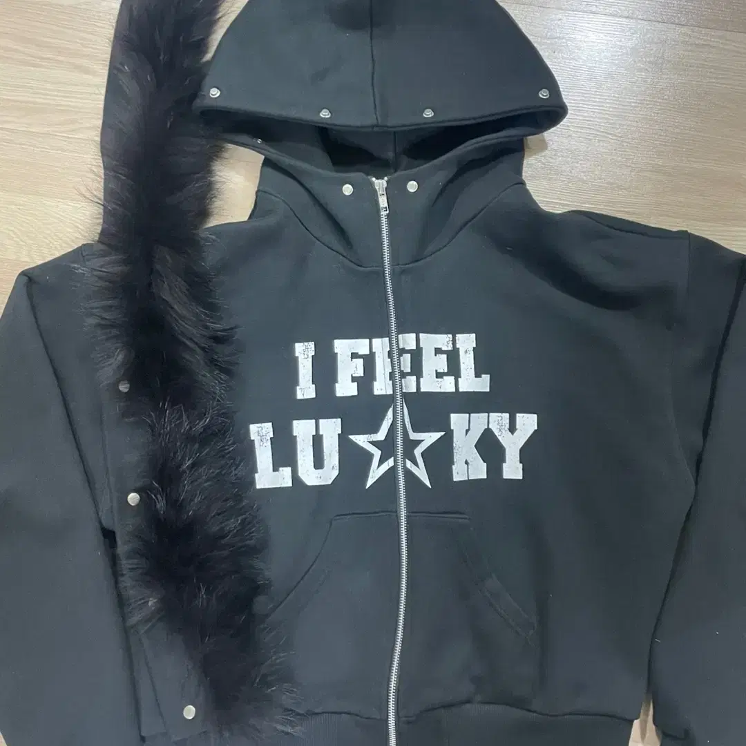 아이필럭키 LUCKY FUR HOOD ZIP-Up (L) 퍼집업 팝니다.